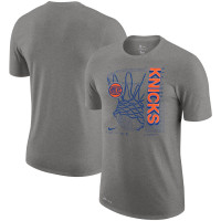 New York Knicks Nike Essential Hoop Performance basketball T-shirt - Heathered Gray New York Knicks Nike Essential Hoop Performance basketball T-shirt - Heathered Gray